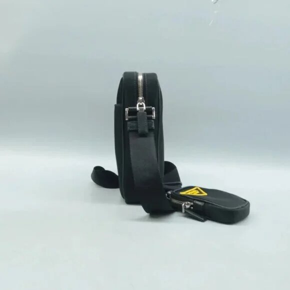 100% Authentic Prada Re-edition Black W/P Cloth Shoulder Bag 932-092324 - Picture 4 of 12